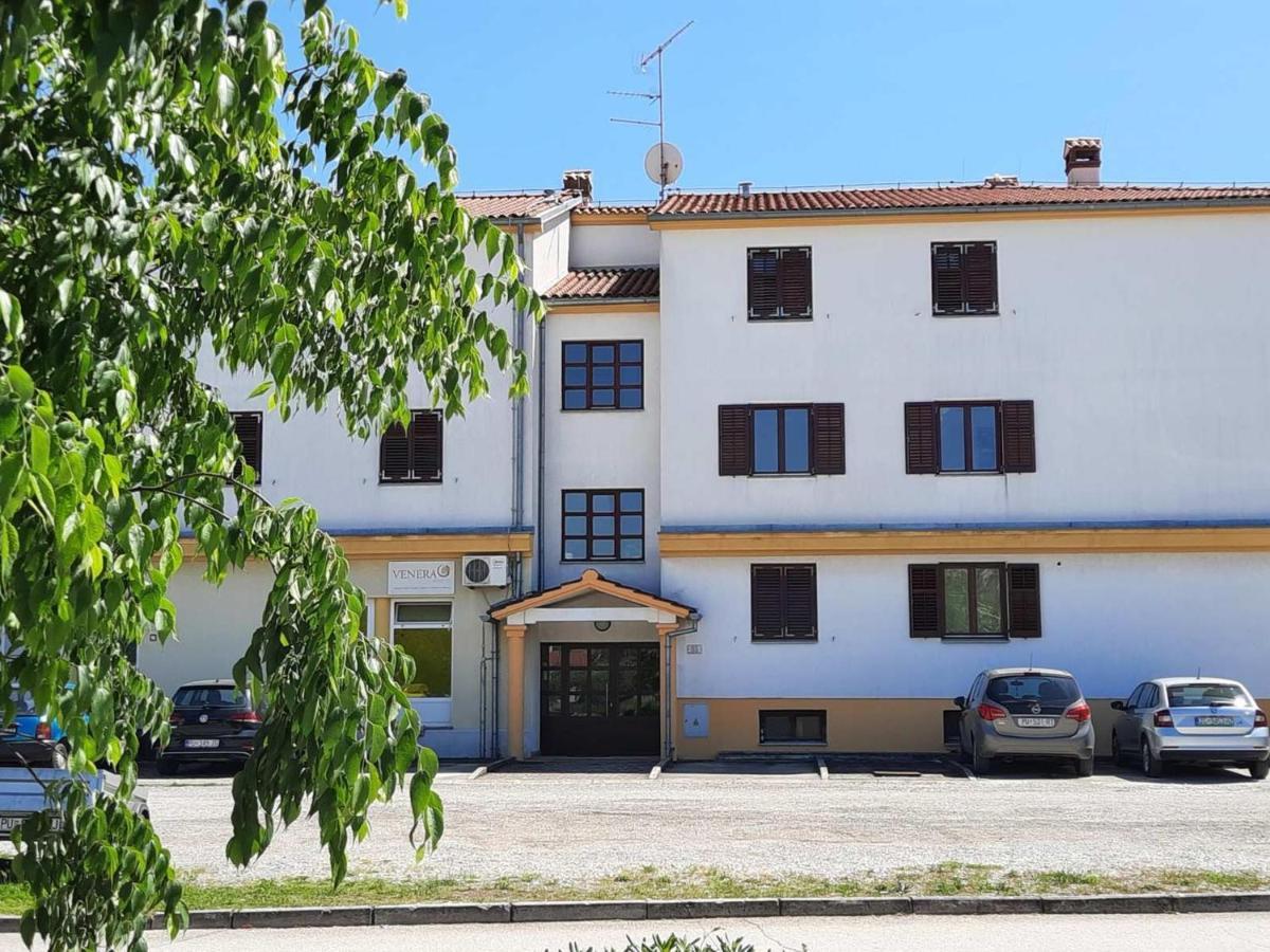 Apartment Thalassa Rovigno Esterno foto