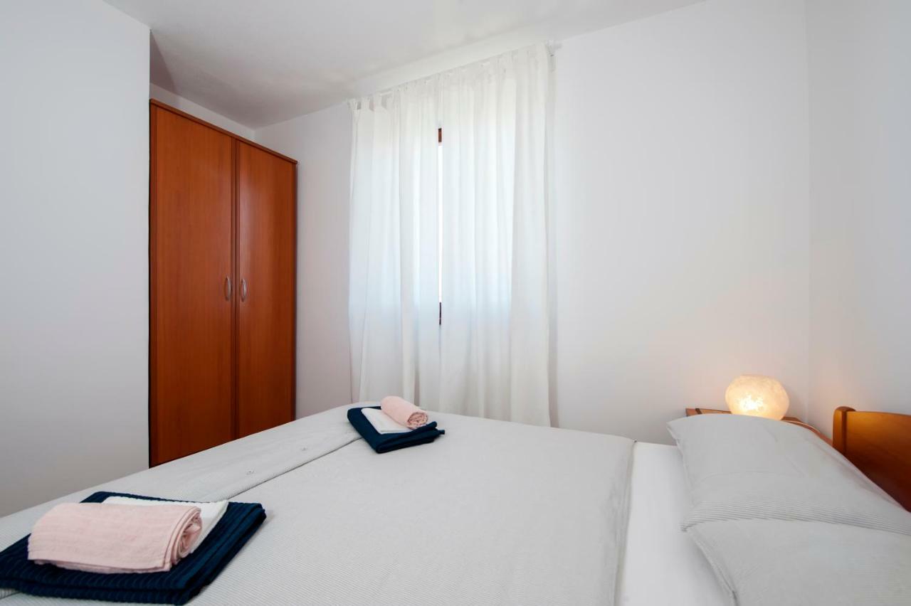 Apartment Thalassa Rovigno Esterno foto