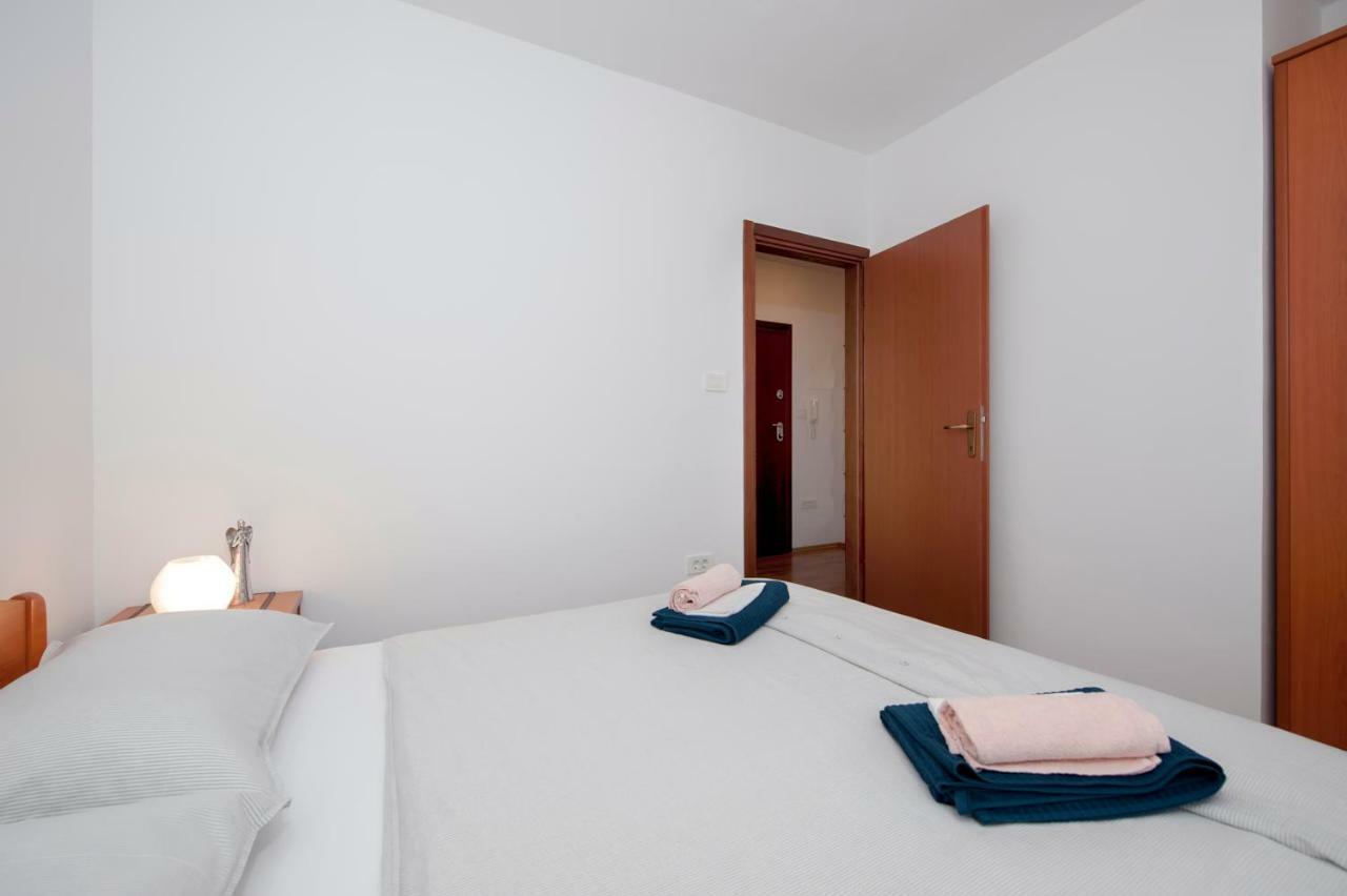 Apartment Thalassa Rovigno Esterno foto