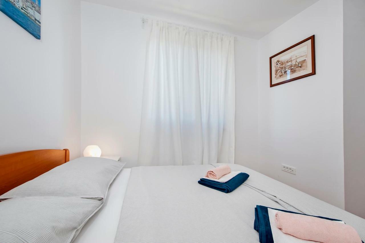 Apartment Thalassa Rovigno Esterno foto