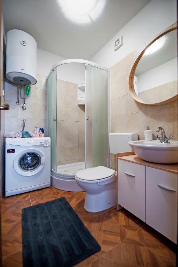 Apartment Thalassa Rovigno Esterno foto