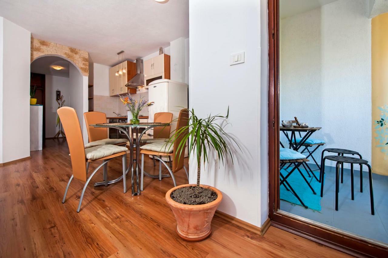 Apartment Thalassa Rovigno Esterno foto